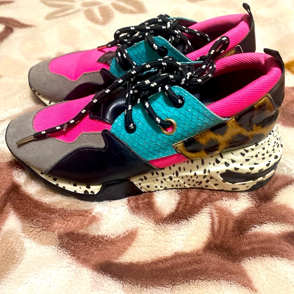 Steve Madden Cliff Sneakers Size 7.5
